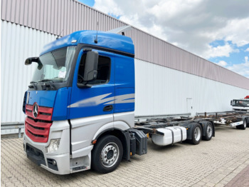 Container transporter/ Swap body truck MERCEDES-BENZ Actros 2542