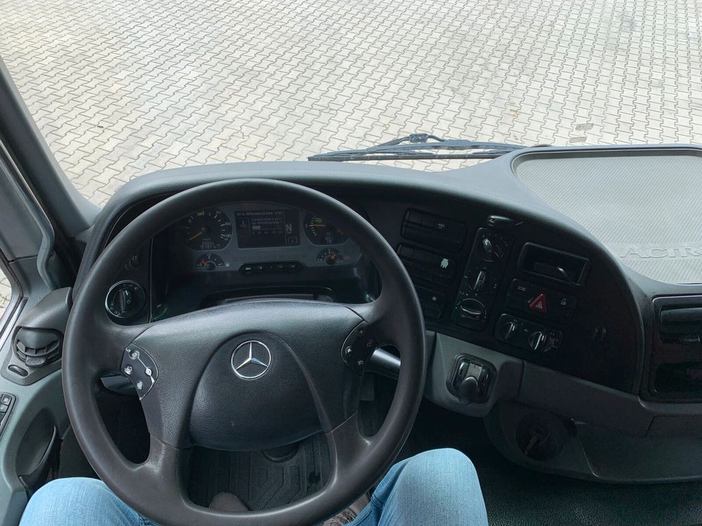 Tipper Mercedes-Benz Actros 3344 Dreiseitenkipp MEILLER 6x6: picture 19