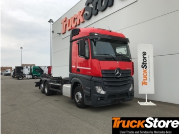 Container transporter/ Swap body truck Mercedes-Benz Actros ACTROS 2545 L: picture 1
