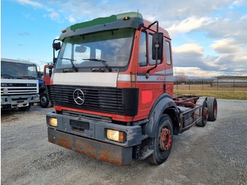 Cab chassis truck Mercedes-Benz SK 2527 6x2 chassis: picture 1