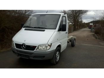 Cab chassis truck Mercedes-Benz Sprinter 311cdi Fahrgestell Radstand 3550: picture 1