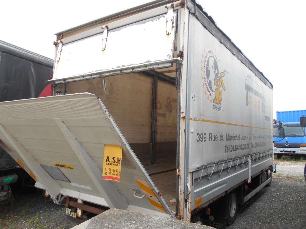 Curtain side truck Renault Midlum 180: picture 6
