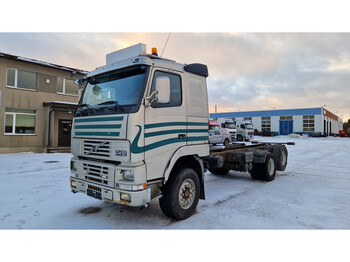 Cab chassis truck Volvo FH12 6X2 380 full steel manual: picture 1
