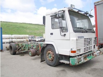 Cab chassis truck Volvo FL 10: picture 1
