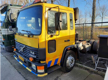 Cab chassis truck Volvo FL 611: picture 1