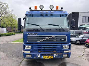 Dropside/ Flatbed truck, Crane truck Volvo FM 7.250 4X2 EURO 2 HIAB 102 3+1: picture 2
