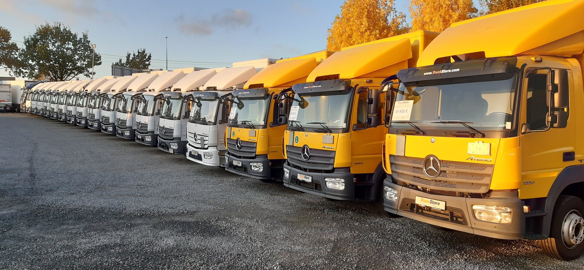 TruckStore Brussels - Commercial vehicles - diesel, tail lift undefined: picture 1