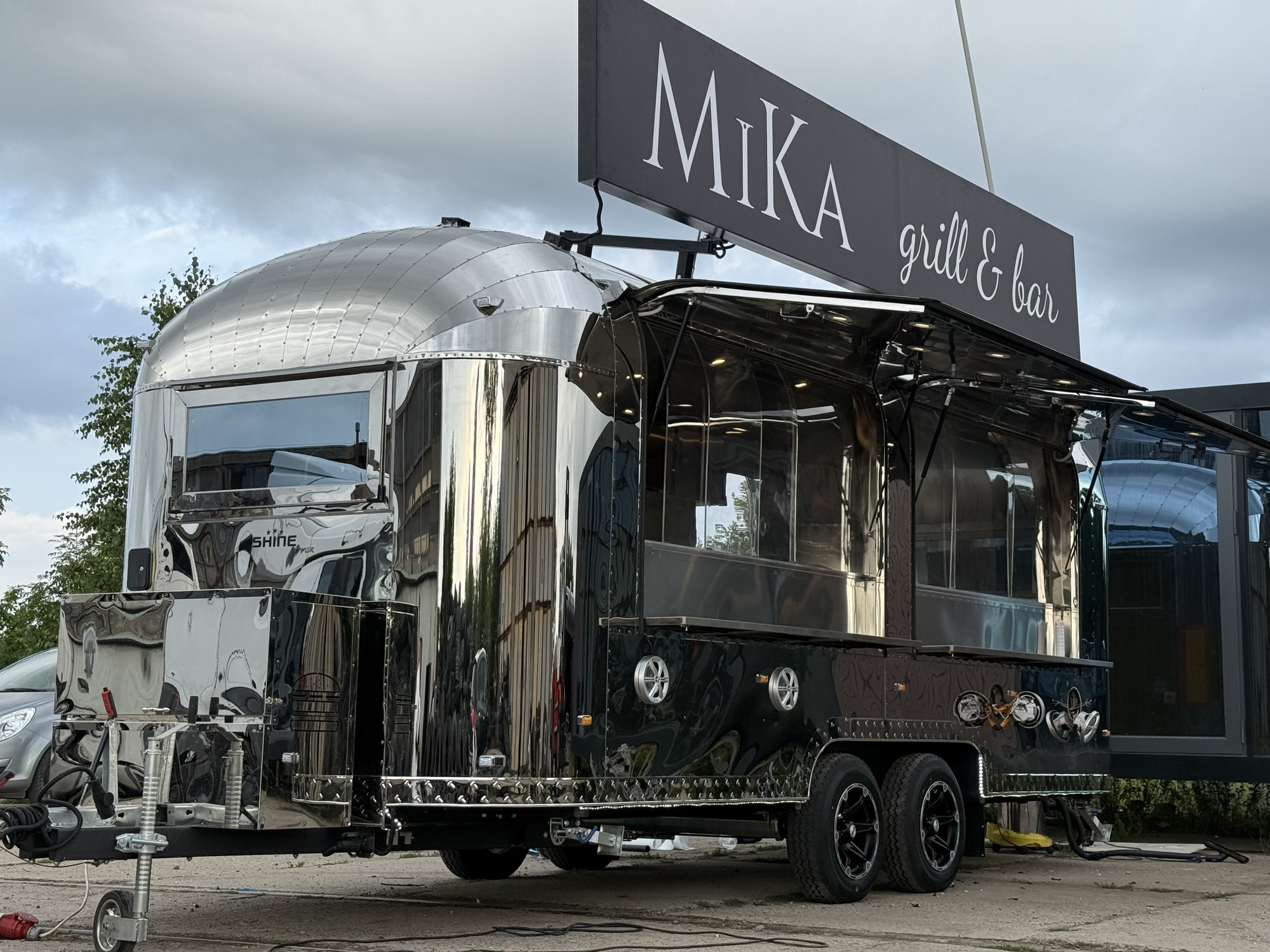 SHINE - American Food Truck - vehicles for sale undefined: picture 1