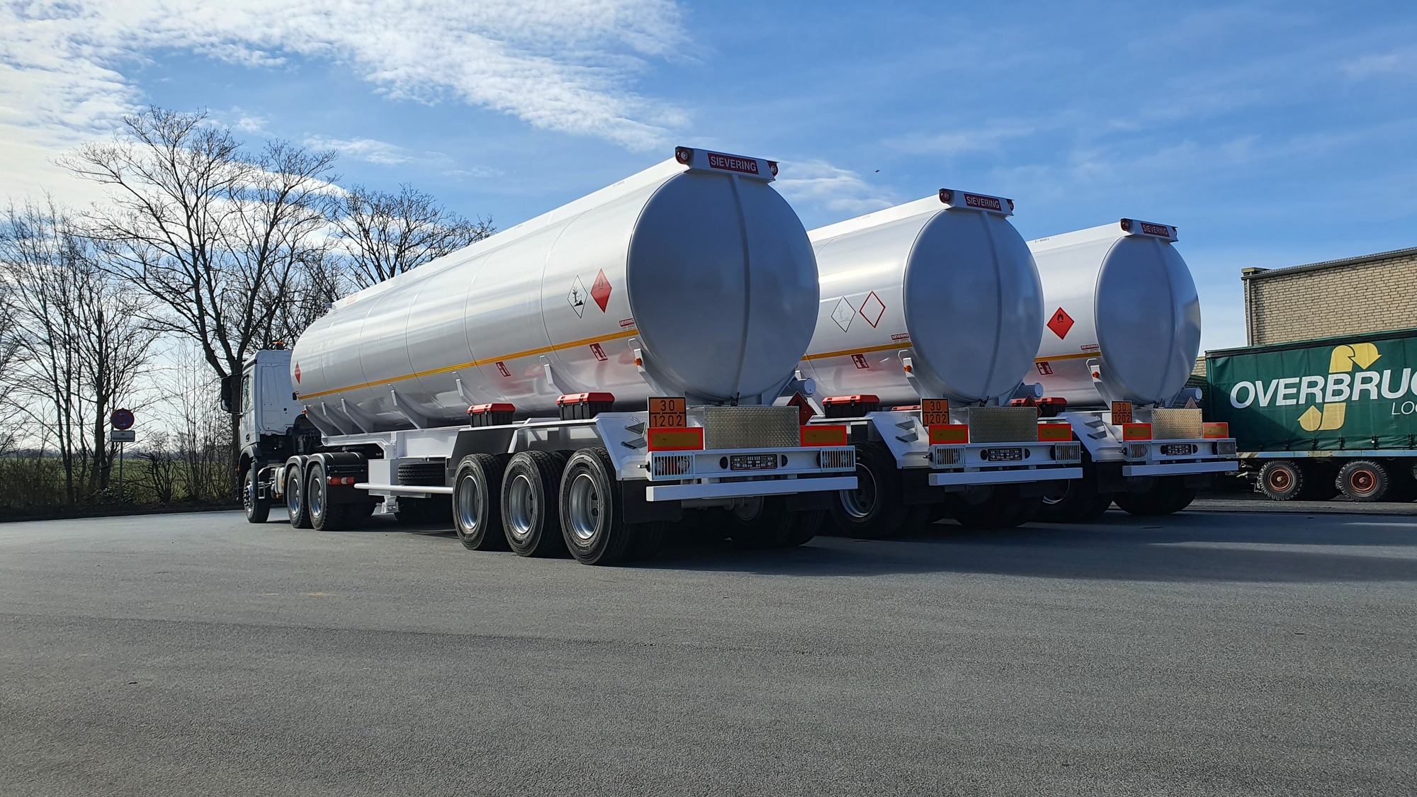 Sievering Nutzfahrzeuge GmbH - Trucks - 6x4 undefined: picture 1