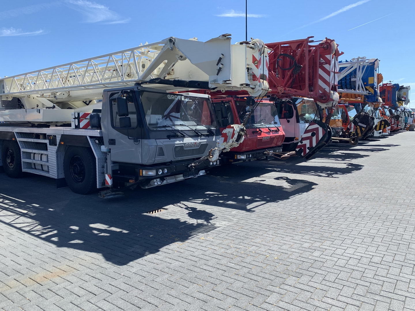 Geurts Trucks B.V. - Trailers undefined: picture 7