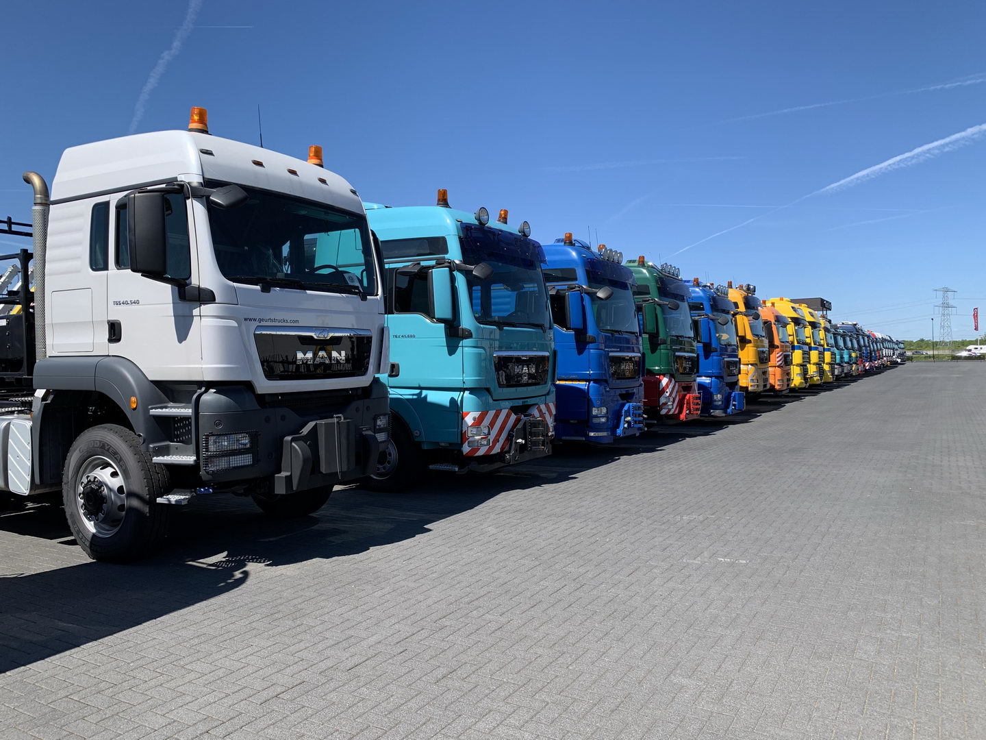 Geurts Trucks B.V. - Trailers undefined: picture 11
