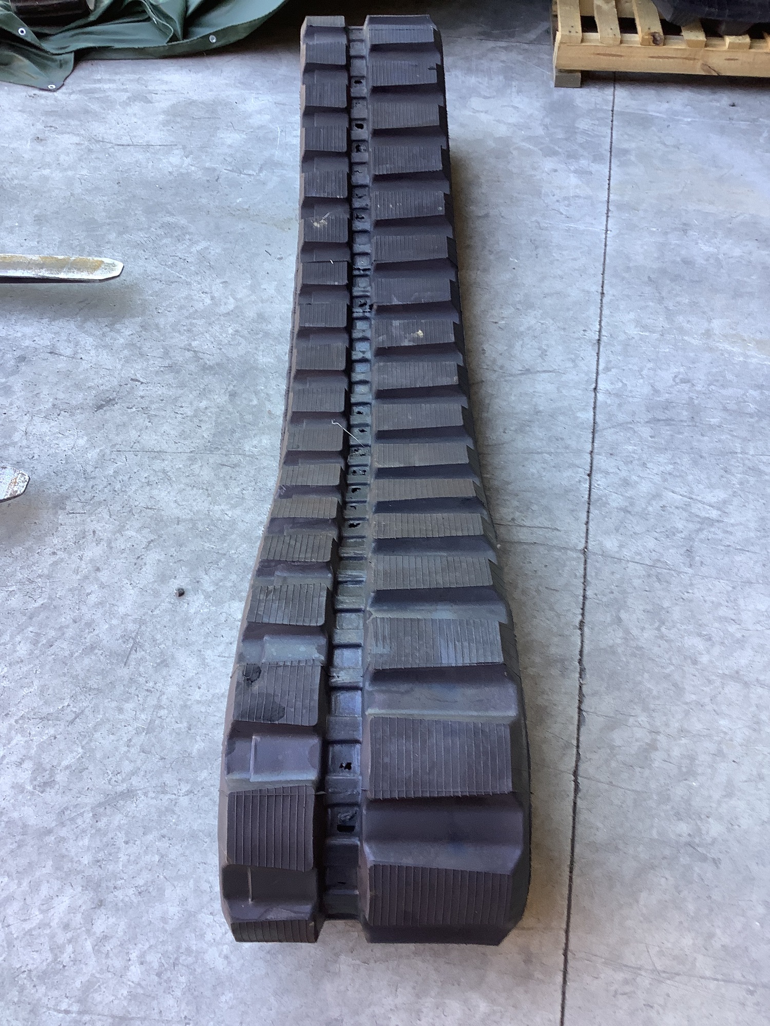GLOBAL TRACK WAREHOUSE EUROPE GMBH - Spare parts NEW HOLLAND undefined: picture 9