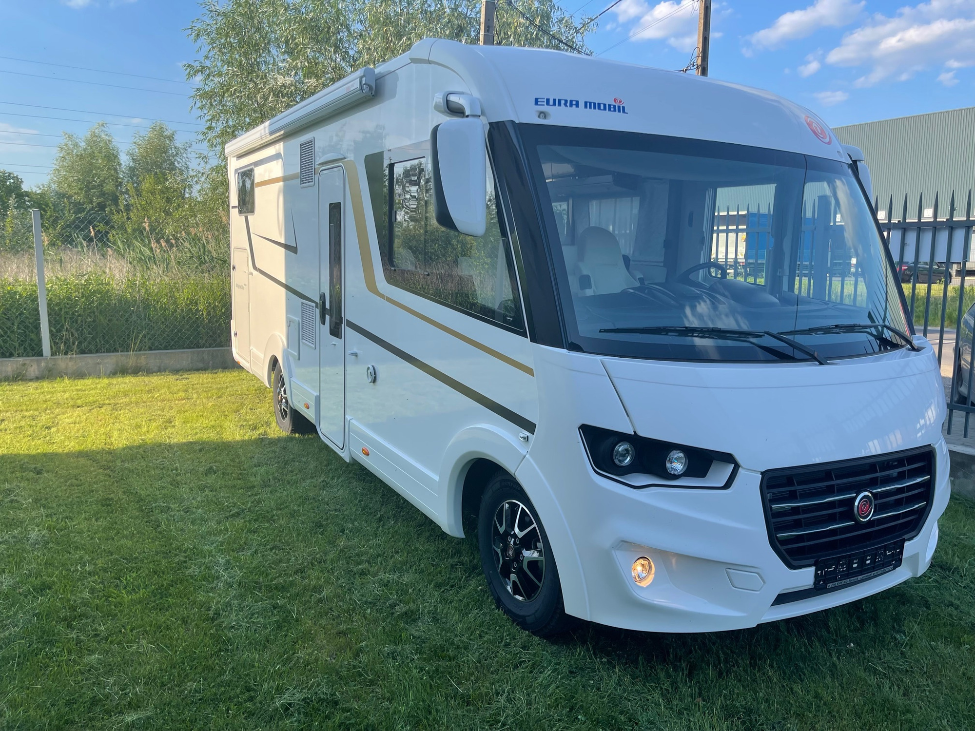 2 AP SPÓŁKA Z OGRANICZONĄ ODPOWIEDZIALNOŚCIĄ - Campers - 4x2 undefined: picture 3