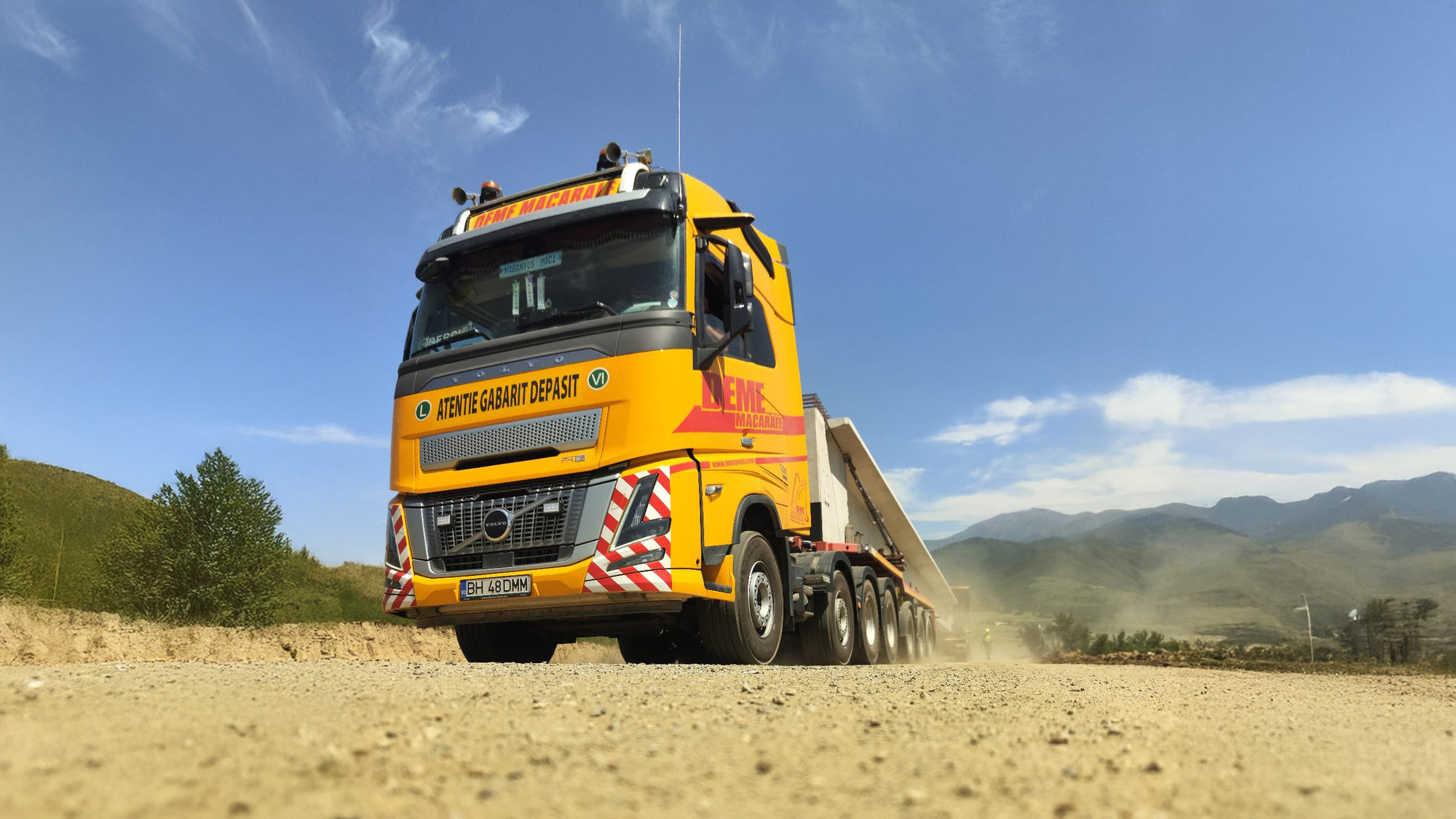 DEME MACARALE S.R.L. - vehicles for sale undefined: picture 3