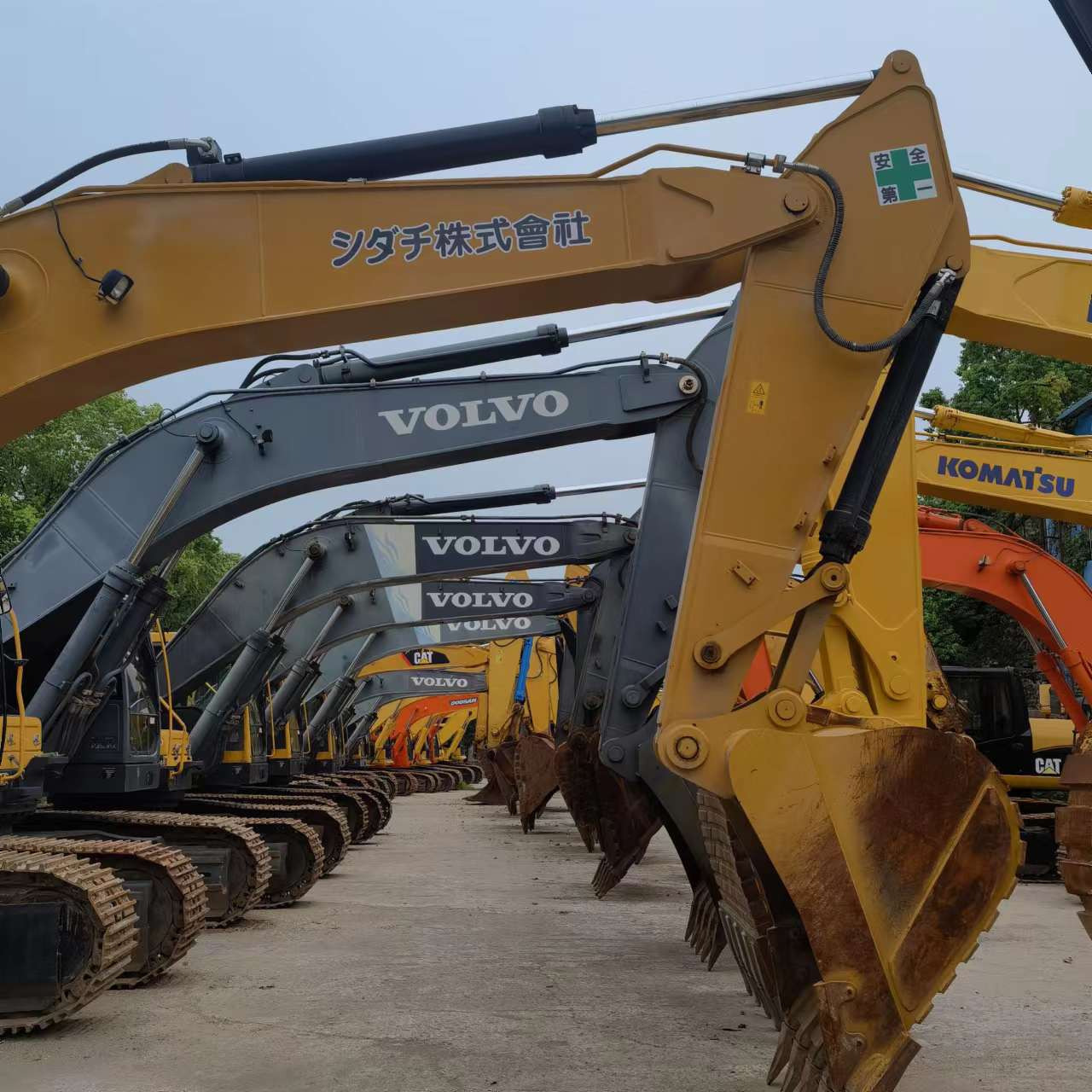 Qingdao Higher Weight Trade Co. LTD - Trucks - new, right hand drive undefined: picture 7