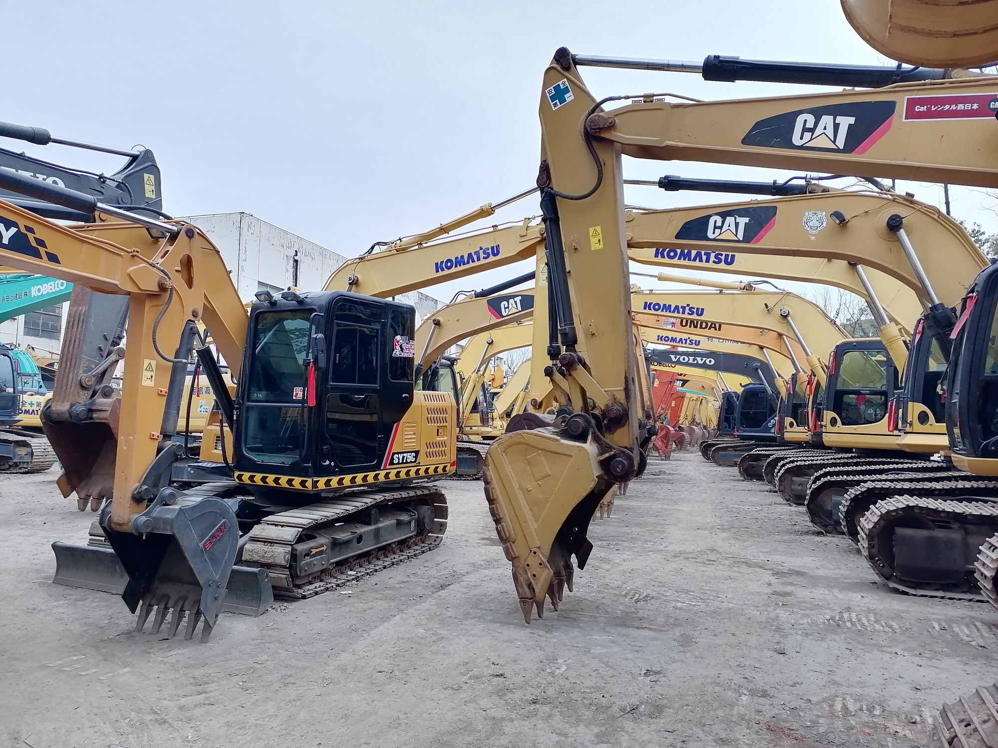 Qingdao Higher Weight Trade Co. LTD - Trucks - new, right hand drive undefined: picture 8