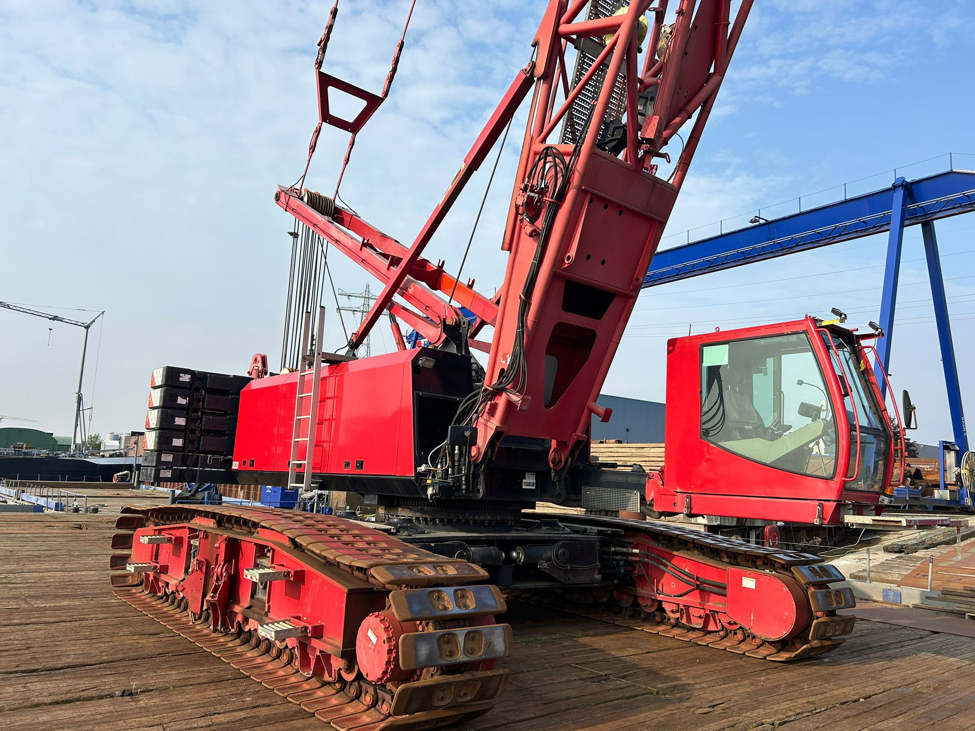 PVE CRANE RENTAL B.V. undefined: picture 2