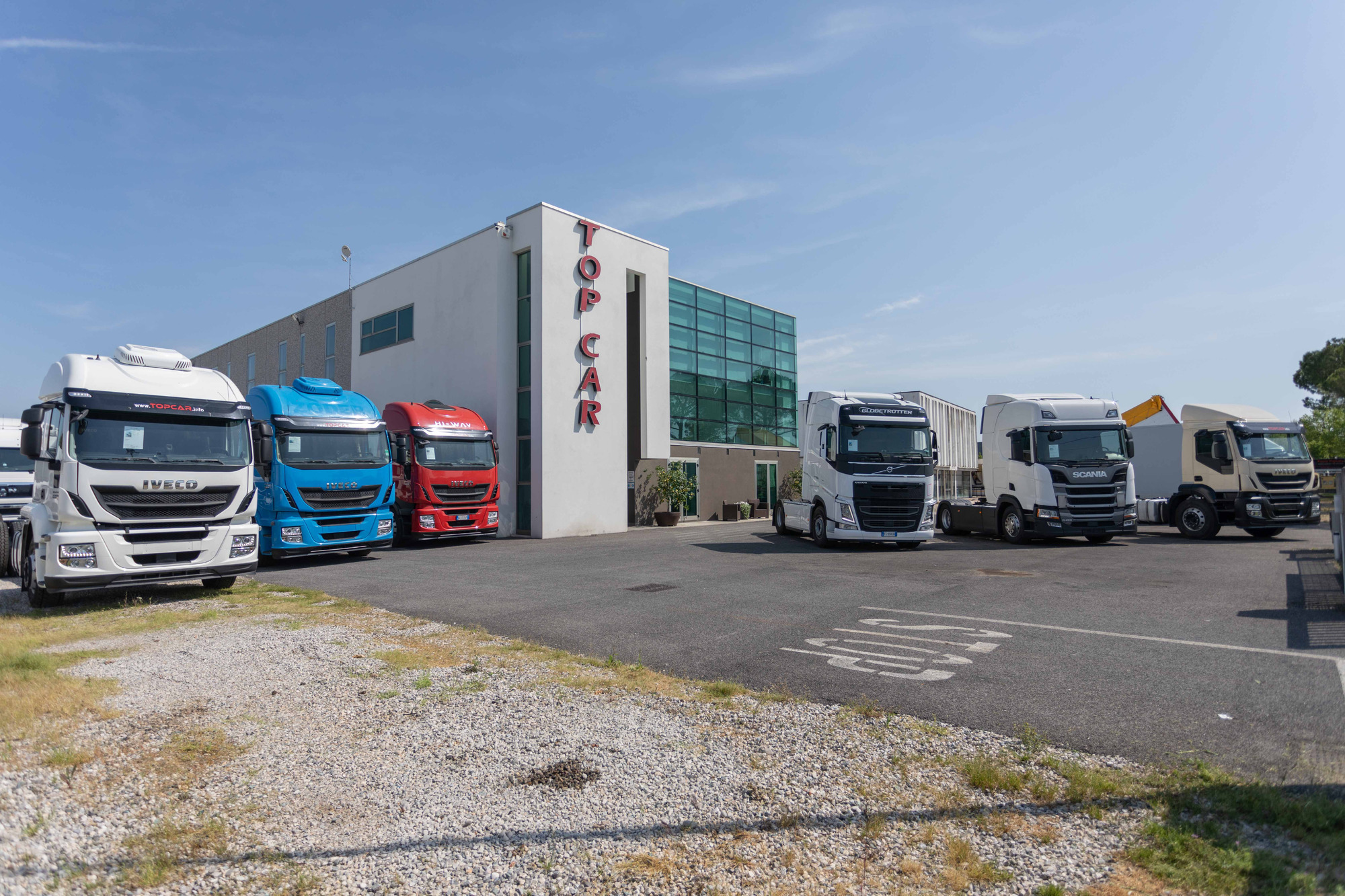 TOP CAR S.R.L. - Commercial vehicles - Year: 2015 undefined: picture 2