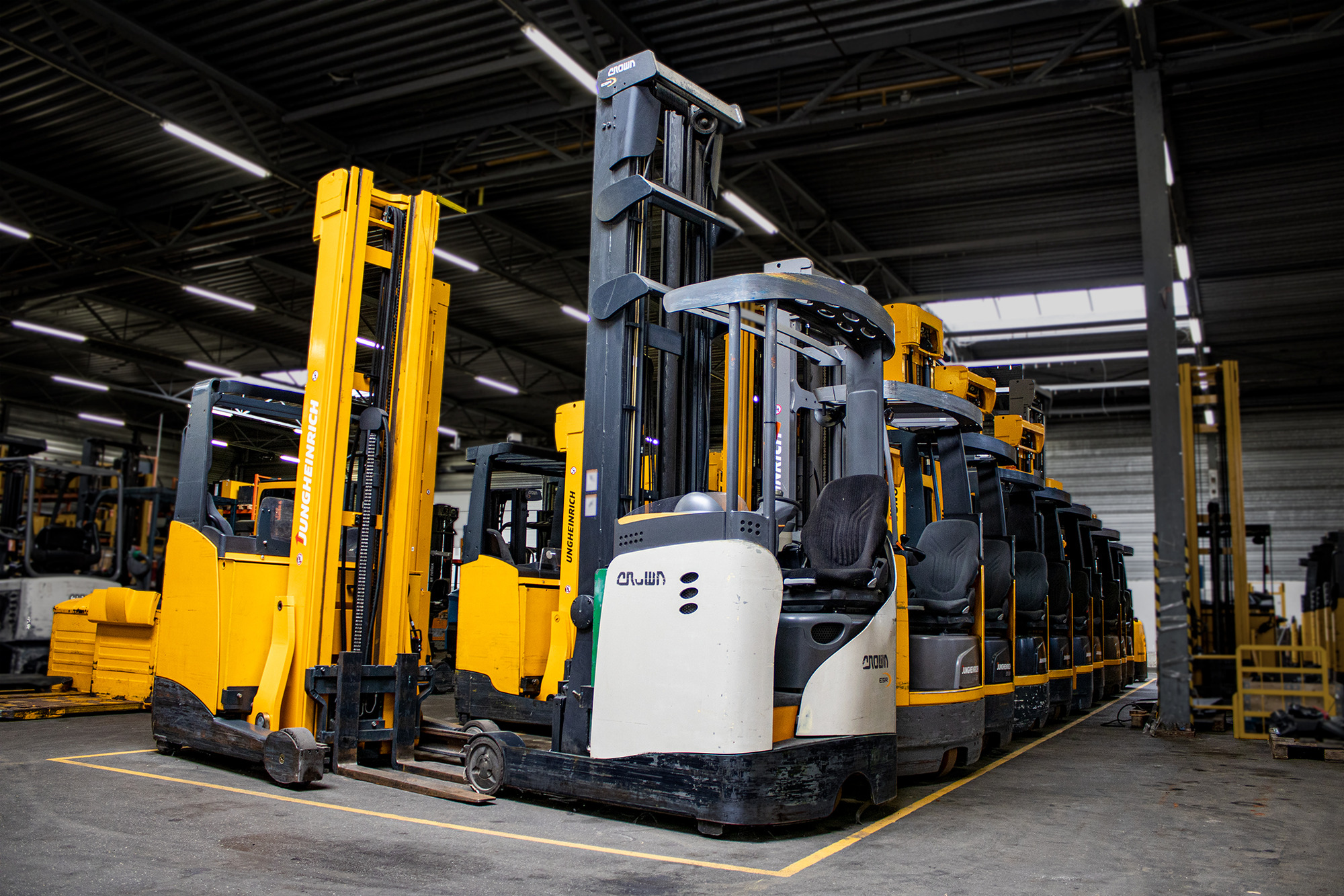 Forklifthouse B.V. - Material handling equipment - Year: 2003 undefined: picture 3