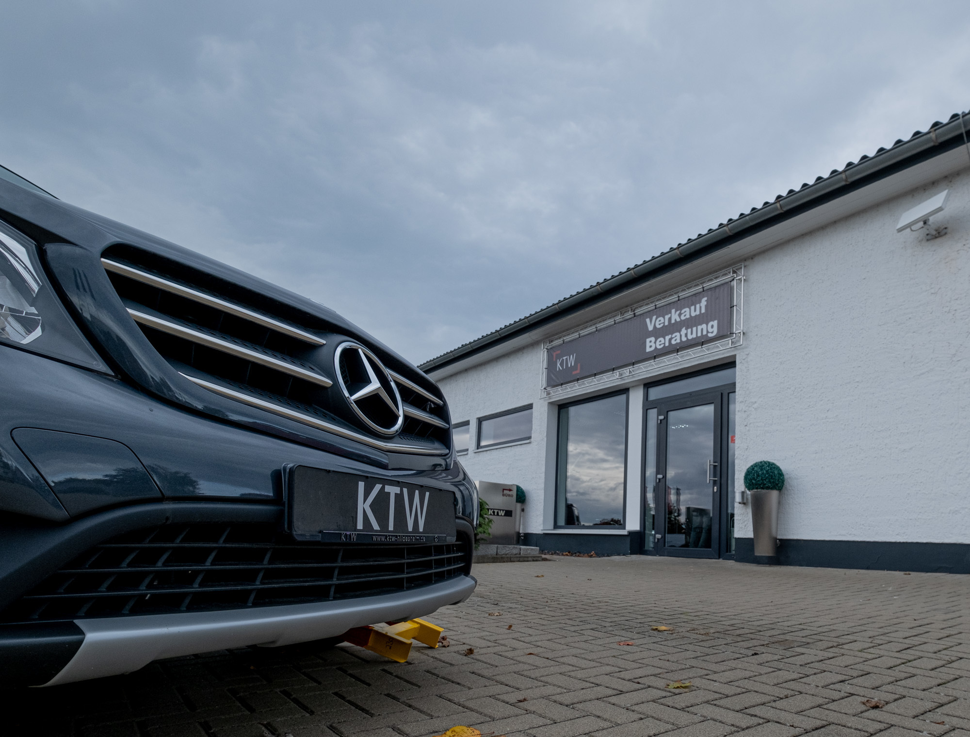 KTW Autohaus GmbH - Campers undefined: picture 9