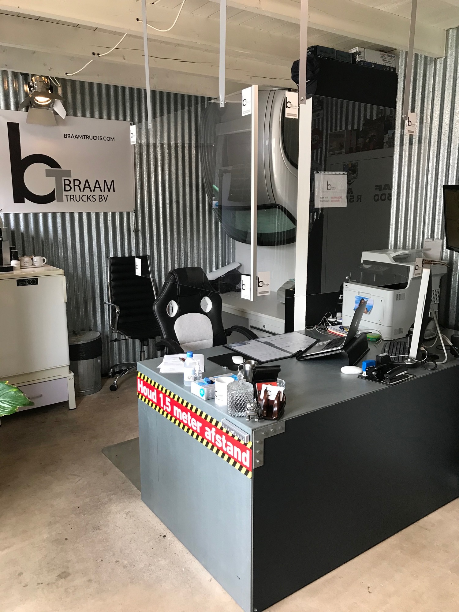 BRAAM TRUCKS & TRAILER VERHUUR B.V. undefined: picture 3