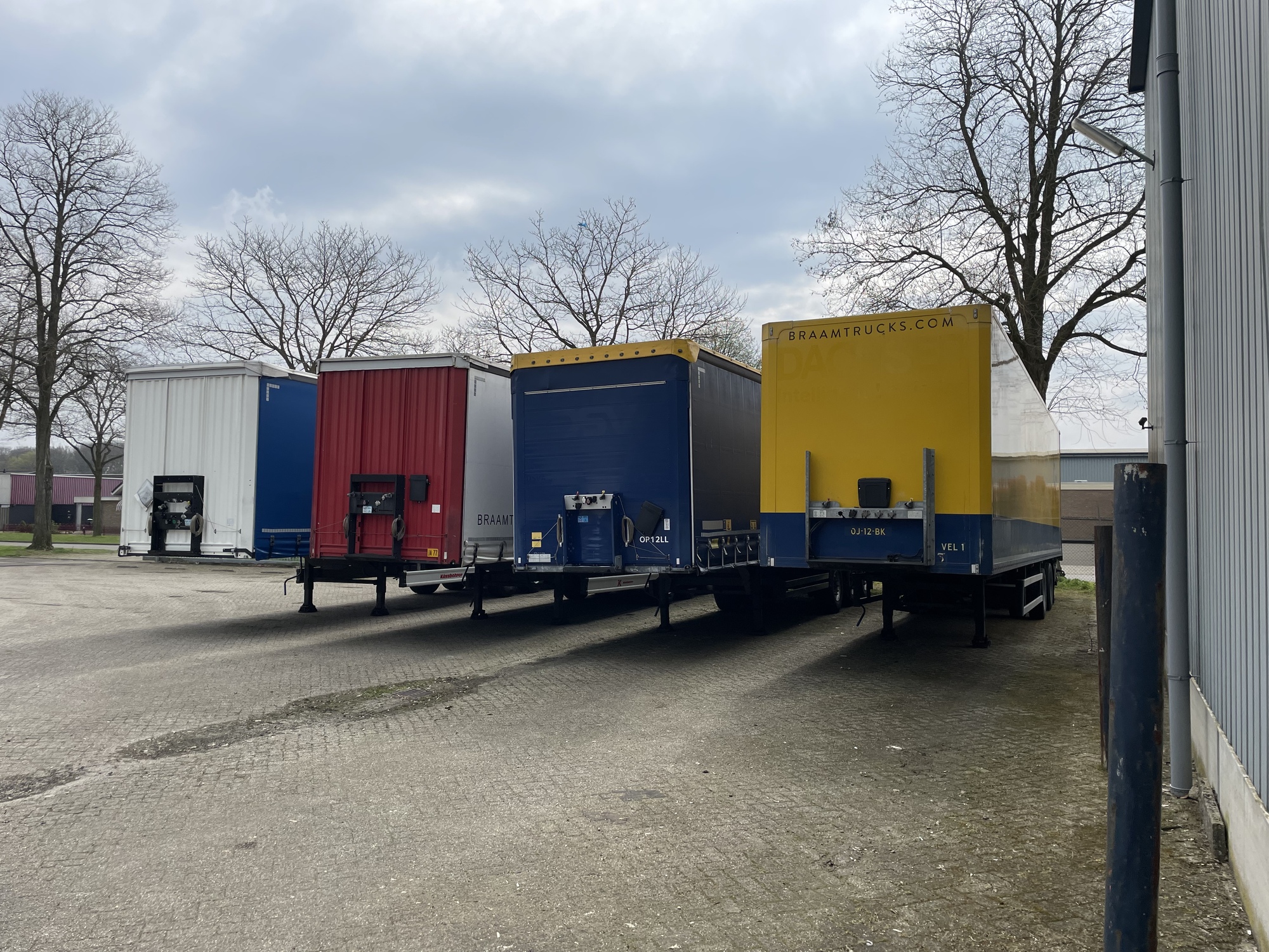 BRAAM TRUCKS & TRAILER VERHUUR B.V. undefined: picture 21