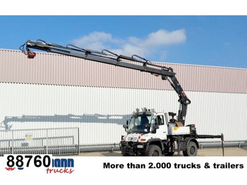 Dropside/ Flatbed truck UNIMOG U400