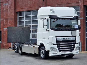 Cab chassis truck DAF XF 530