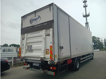 Box truck Renault D16: picture 5 Box truck Renault D16: picture 5