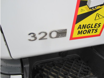 Refuse truck Renault Premium 320 DXI: picture 2
