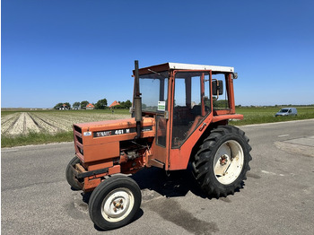 Farm tractor RENAULT