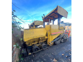 Asphalt paver CATERPILLAR
