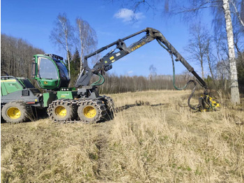 Forestry harvester John Deere 1170G with H413: picture 3