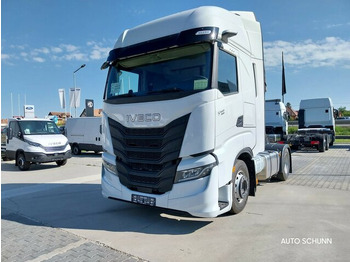 Truck IVECO S-WAY