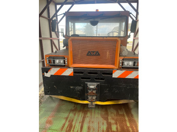 Pushback tractor