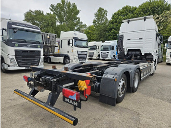 Container transporter/ Swap body truck MAN TGX 26.470 XXL BDF 6x2 2 units, NAVI, Lift Axle: picture 4