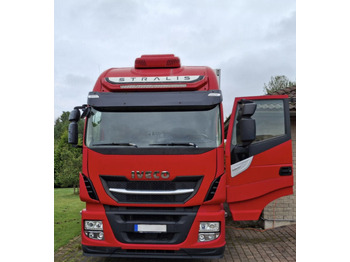 Box truck IVECO Stralis