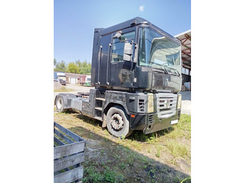 Tractor unit RENAULT Magnum 440