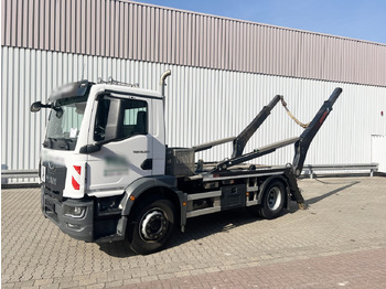 Skip loader truck MAN TGM 18.320