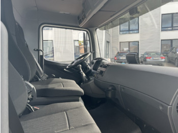 Interior photo 2: Leasing of Mercedes-Benz Atego 818 K 4x2 Atego 818 K 4x2, 2x AHK, Meiller-Kipper, mehrfach Vorhanden! Mercedes-Benz Atego 818 K 4x2 Atego 818 K 4x2, 2x AHK, Meiller-Kipper, mehrfach Vorhanden!