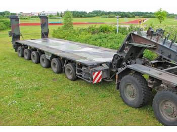 Low loader semi-trailer