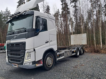 Timber truck VOLVO FH13 500