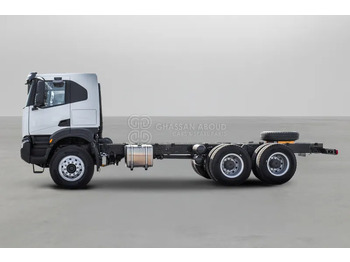 Cab chassis truck Iveco T-WAY AT380T47H 6x4 R24 Tyres Chassis - Barcelona Stock: picture 4 Cab chassis truck Iveco T-WAY AT380T47H 6x4 R24 Tyres Chassis - Barcelona Stock: picture 4