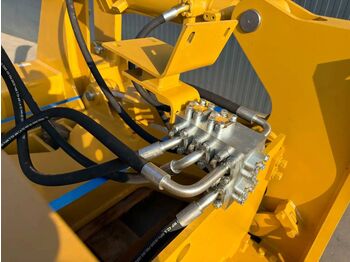 New Attachment for Construction machinery Cat D8N Multi Shank Ripper: picture 4