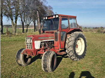 Farm tractor INTERNATIONAL