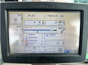 Farm tractor John Deere 8260R AutoPowr: picture 2