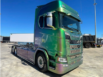 Cab chassis truck SCANIA S 520