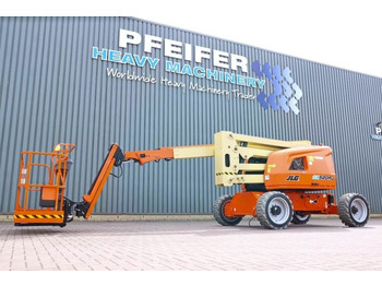 Articulated boom lift JLG