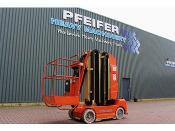 Articulated boom lift JLG