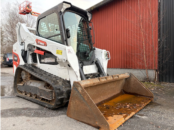 Compact loader